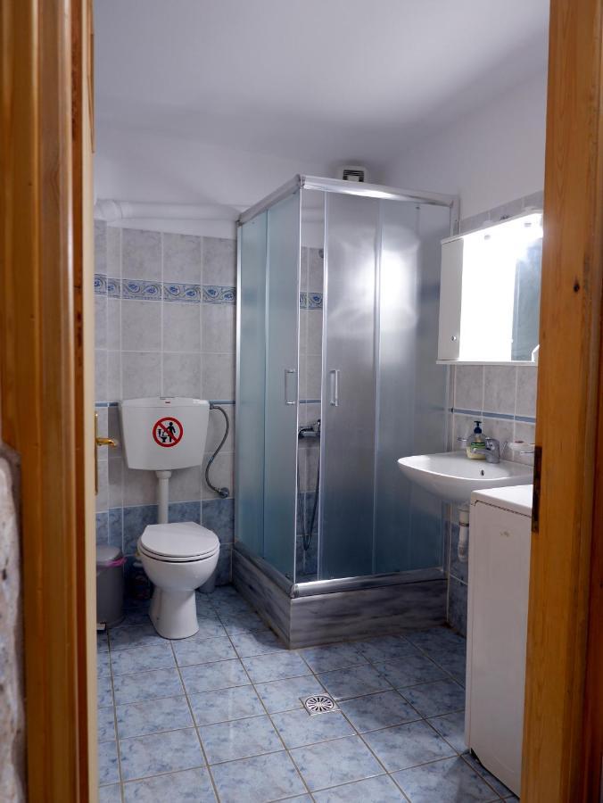 Mani Home Néon Oítilon Zewnętrze zdjęcie