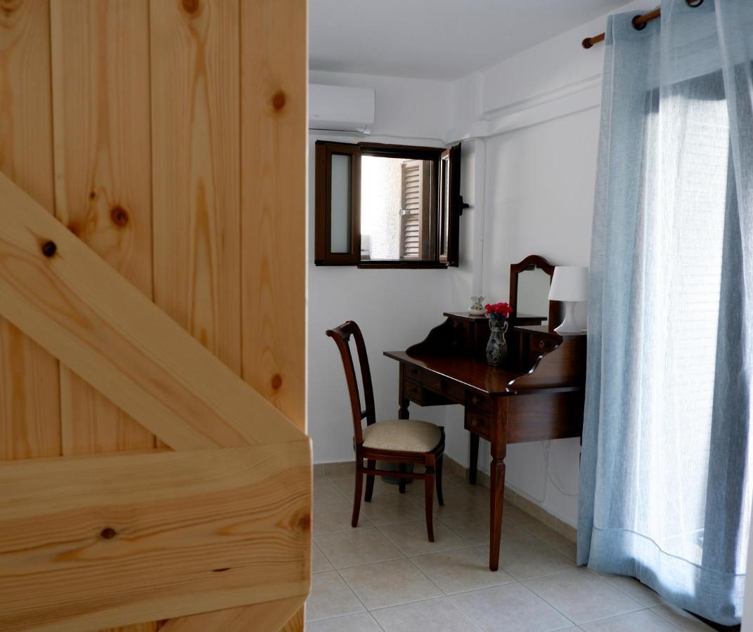 Mani Home Néon Oítilon Zewnętrze zdjęcie